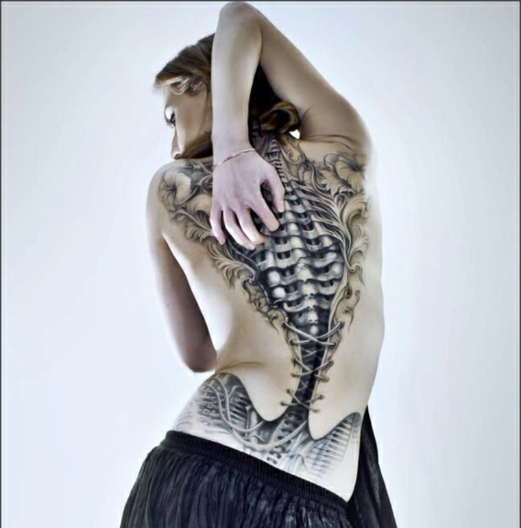 Tatuagens biomecânicas originais 