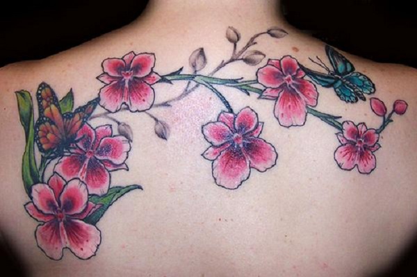 tatuagem de borboleta com flores 21 