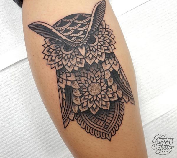 Mandala de tatuagem de coruja para a perna 