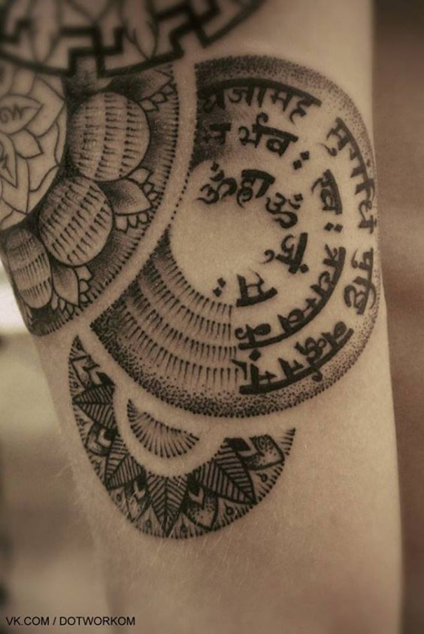 tatuagem tibetana no braço 
