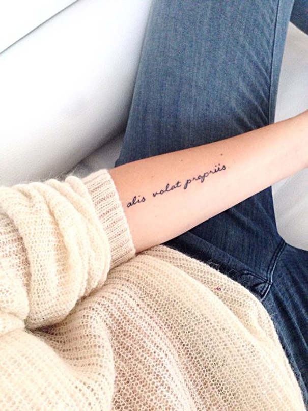 citação tatuagem no braço 