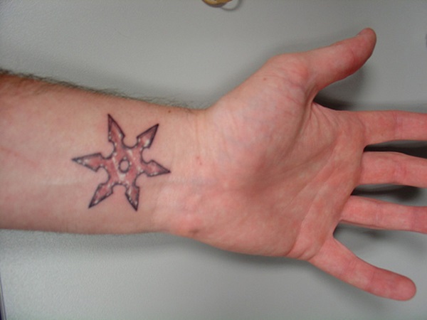 Significados e desenhos do tatuagem da estrela de Ninja 11 