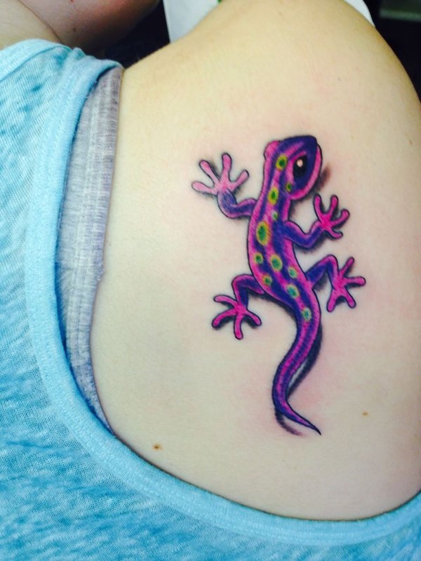 Desenhos e significados impressionantes do tatuagem do lagarto 30 