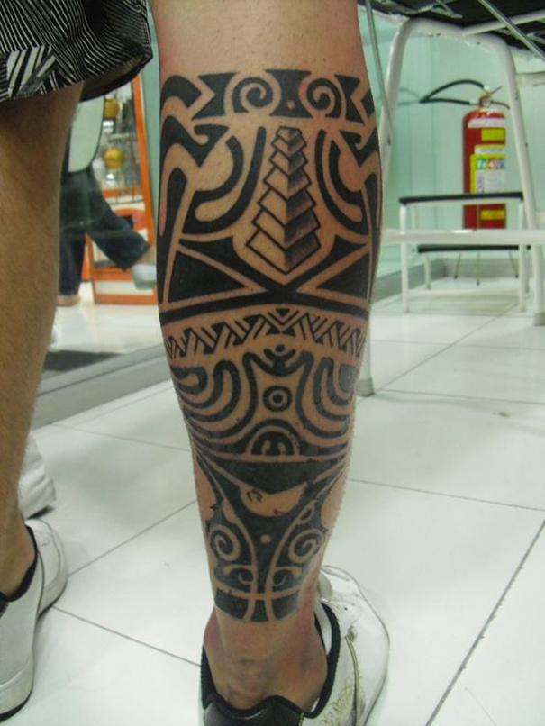 tatuagem maori a pé 