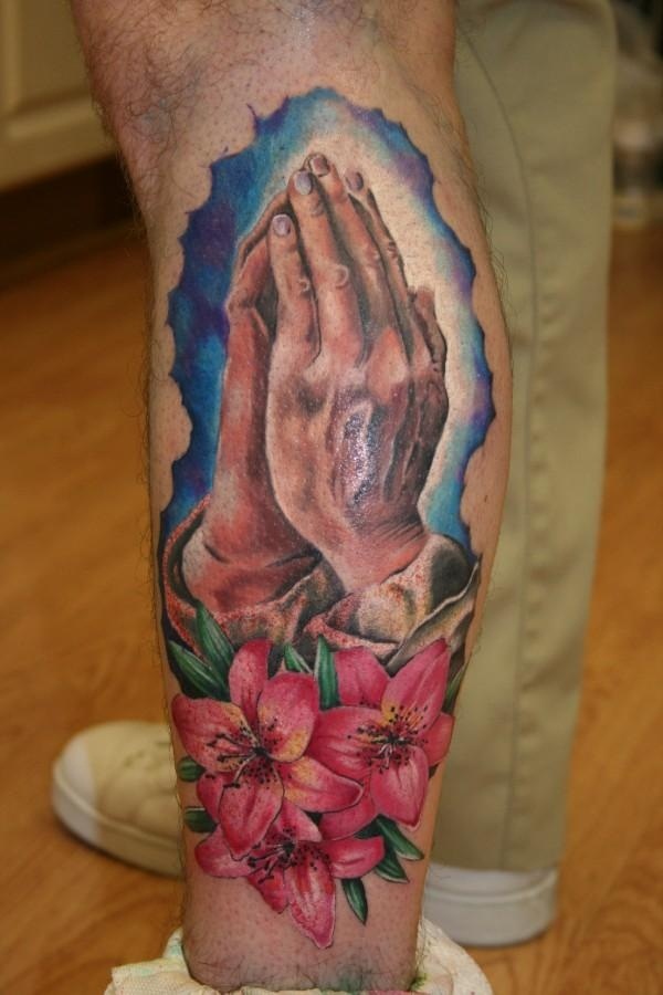 Tatuagem de mão a rezar (24) 