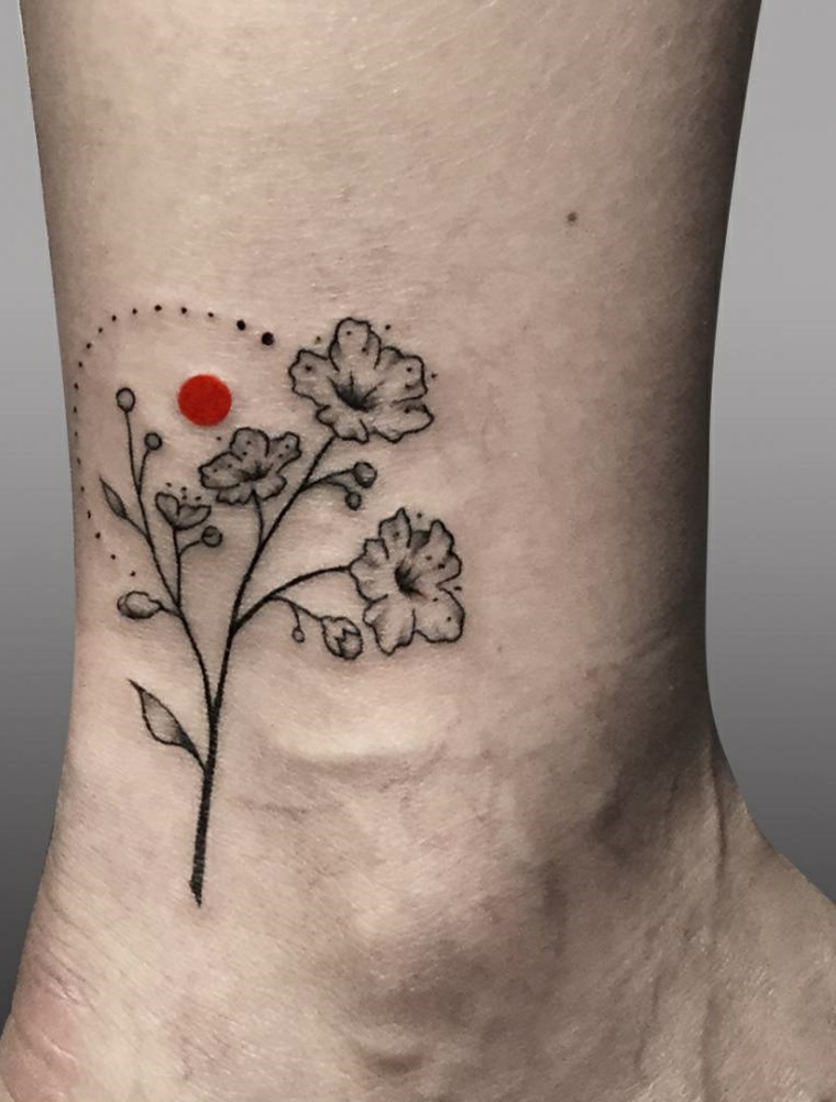tatuagem-bonito-flores-ponto-vermelho 