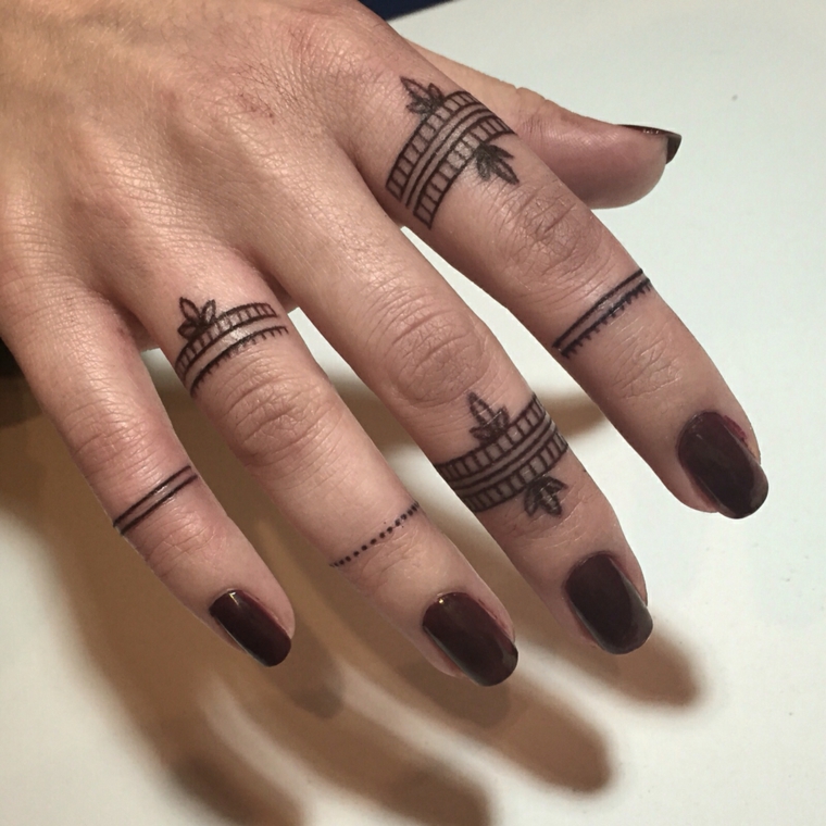 best-tatuagens-dedos-opções-inspiradas-cultura-india 
