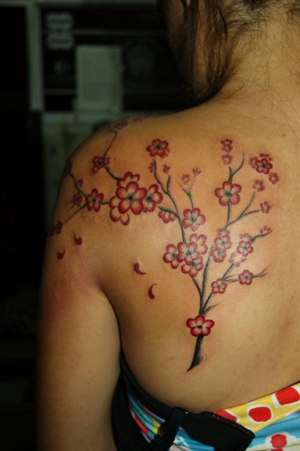 Desenhos e significados do Tattoo da árvore da flor de cereja 7 