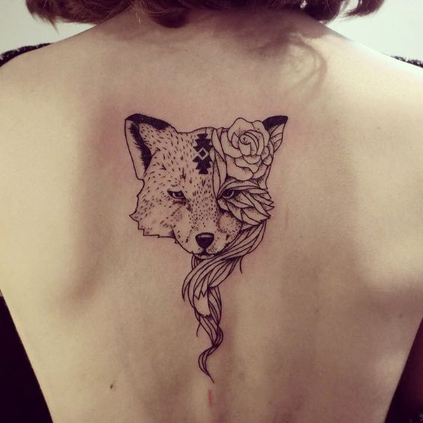 tatuagem de raposa nas costas 