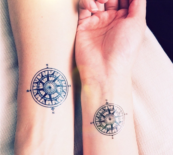 tatuagens ideias compas mãos 
