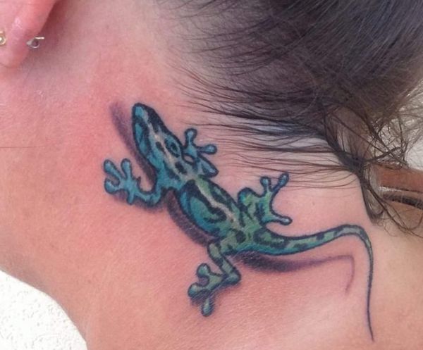 Design de tatuagem de lagartos ao redor do pescoço 