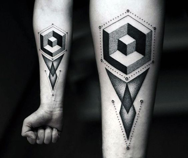 Tatuagem 3D abstrata no braço 
