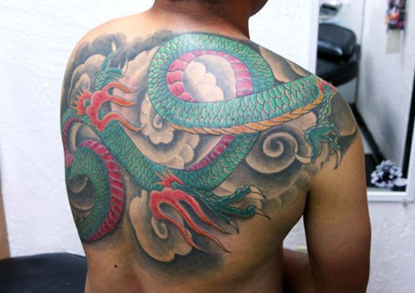 Desenhos de tatuagem de dragão para mulheres e men9 