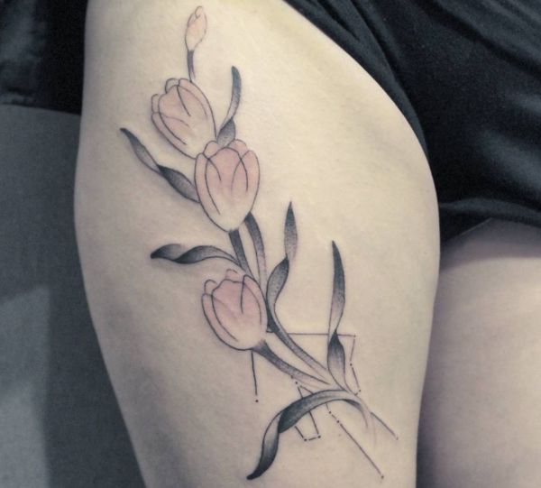 Design de tulipas na coxa para mulheres 