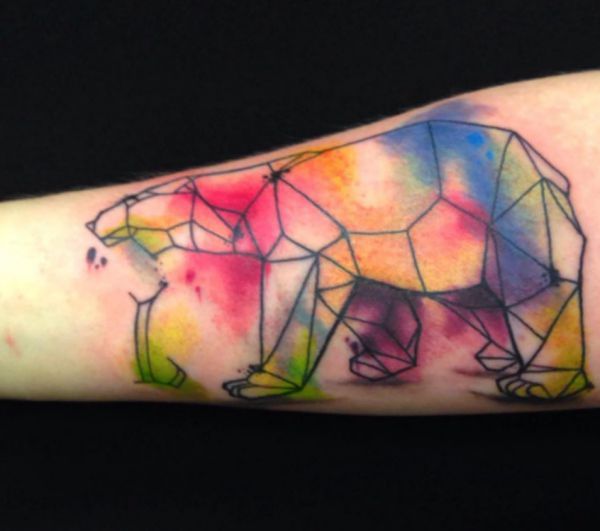 Projeto de tatuagem de urso polar de origami em aquarela 