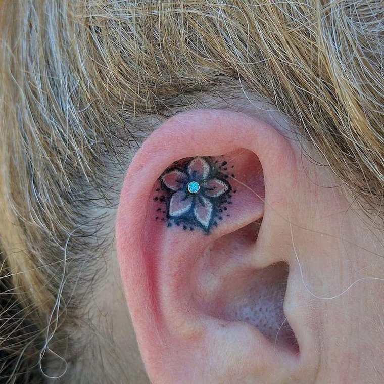 tatuagem no ouvido 