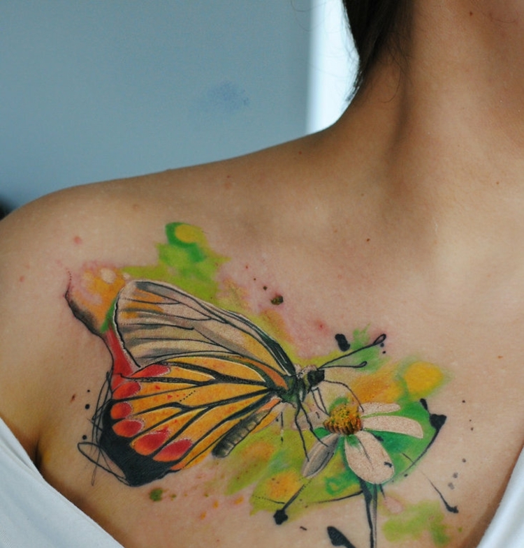 tatuagens de flores-mão-opções-rosa-borboleta 