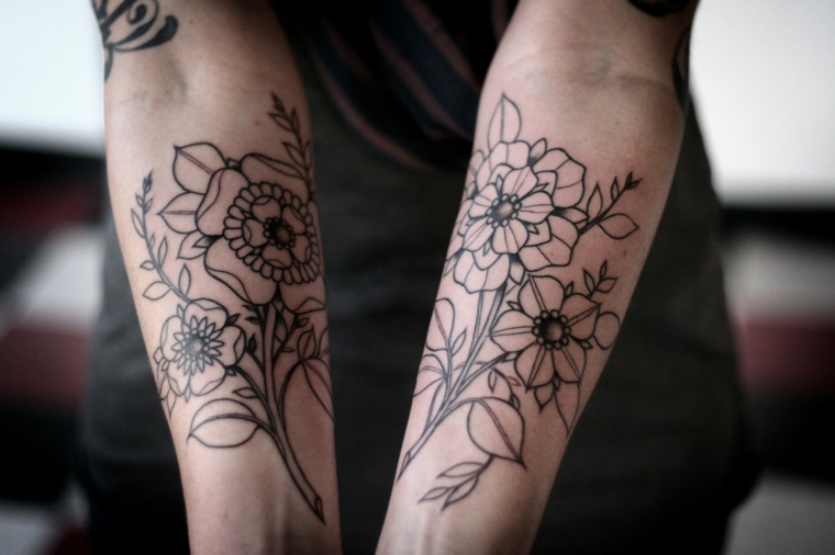 tatuagens-no-antebraço-flores-lindas 