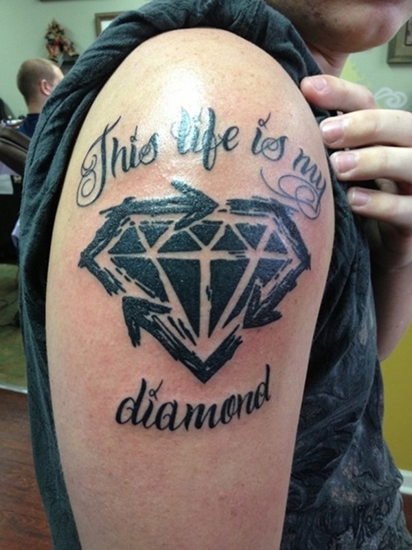 Bela tatuagem de diamante projeta 9 