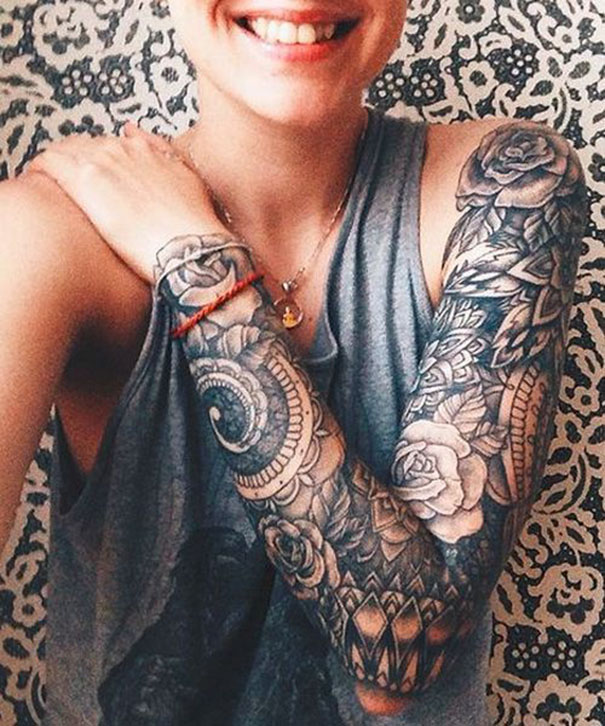 tatuagem de mulheres no braço