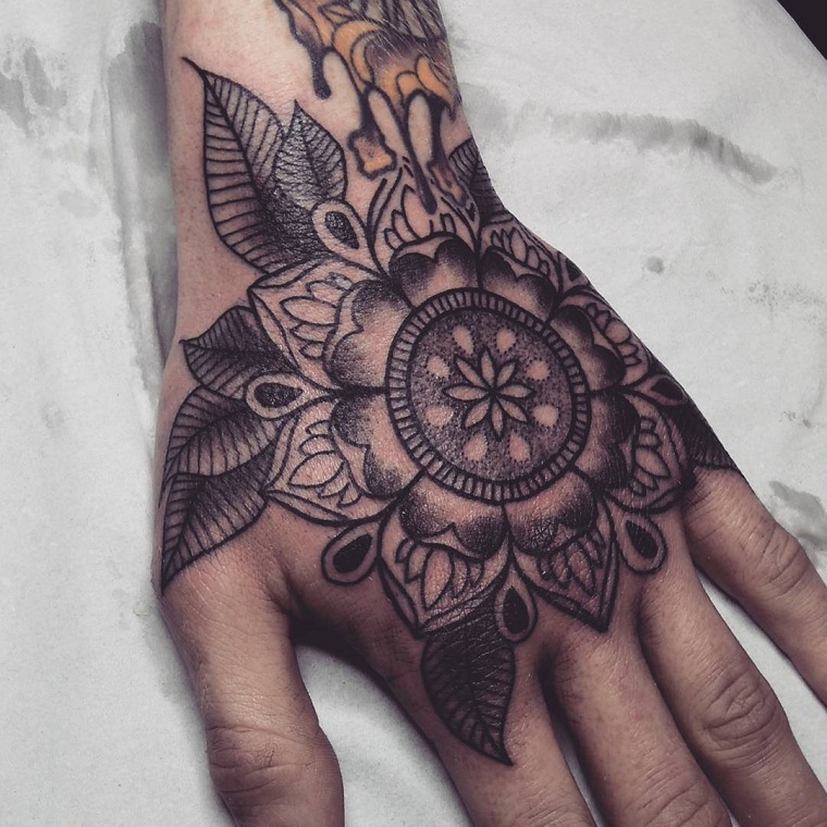 tatuagens-mandalas-desenhos-moderno-mão 