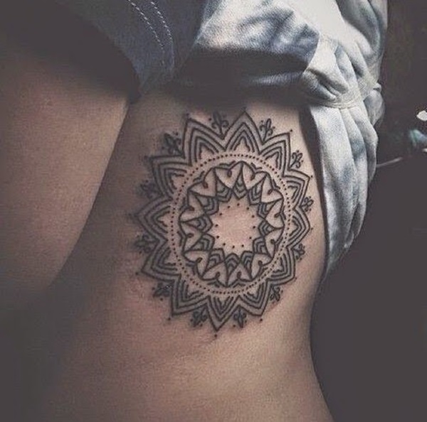 35 Sun Tattoo Design Ideas com significados 15 