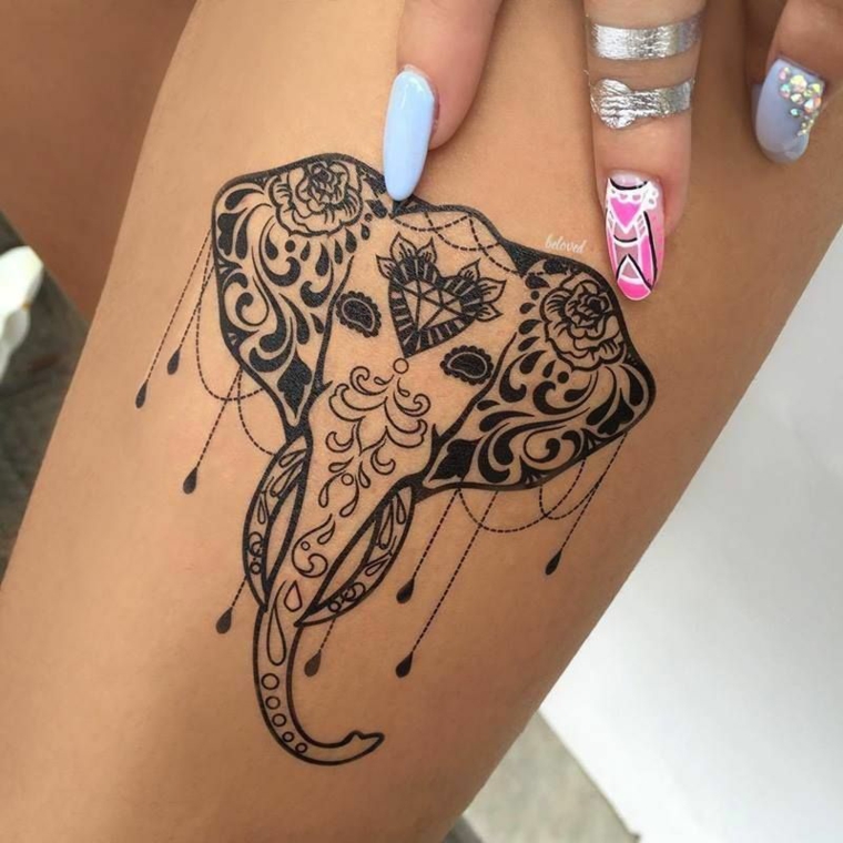 pequenas tatuagens mulher-elefante 