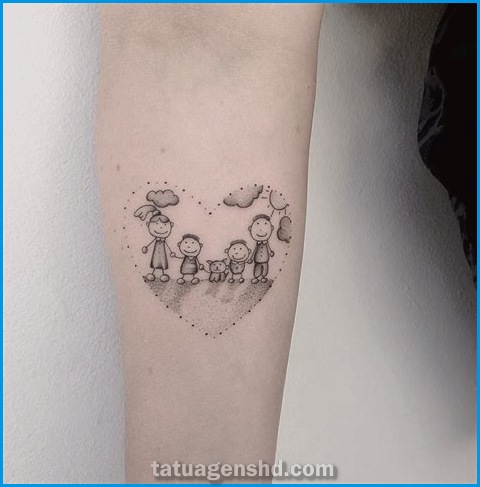 Tatuagem de Família: Celebrando os Vínculos Familiares na Pele