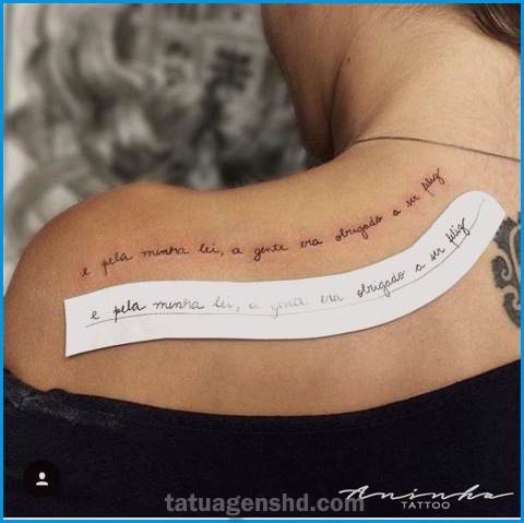 Tatuagem de Frases: Inspirações e Dicas para Escolher a Sua