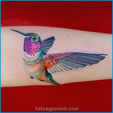 Tatuagens de animais da selva: força e mistério