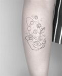 Tatuagens de planetas e estrelas: conexão com o universo