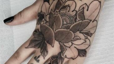 Tatuagens femininas nas mãos: ousadia e estilo