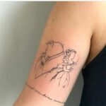Tatuagens femininas pequenas: 50 ideias delicadas e cheias de significado
